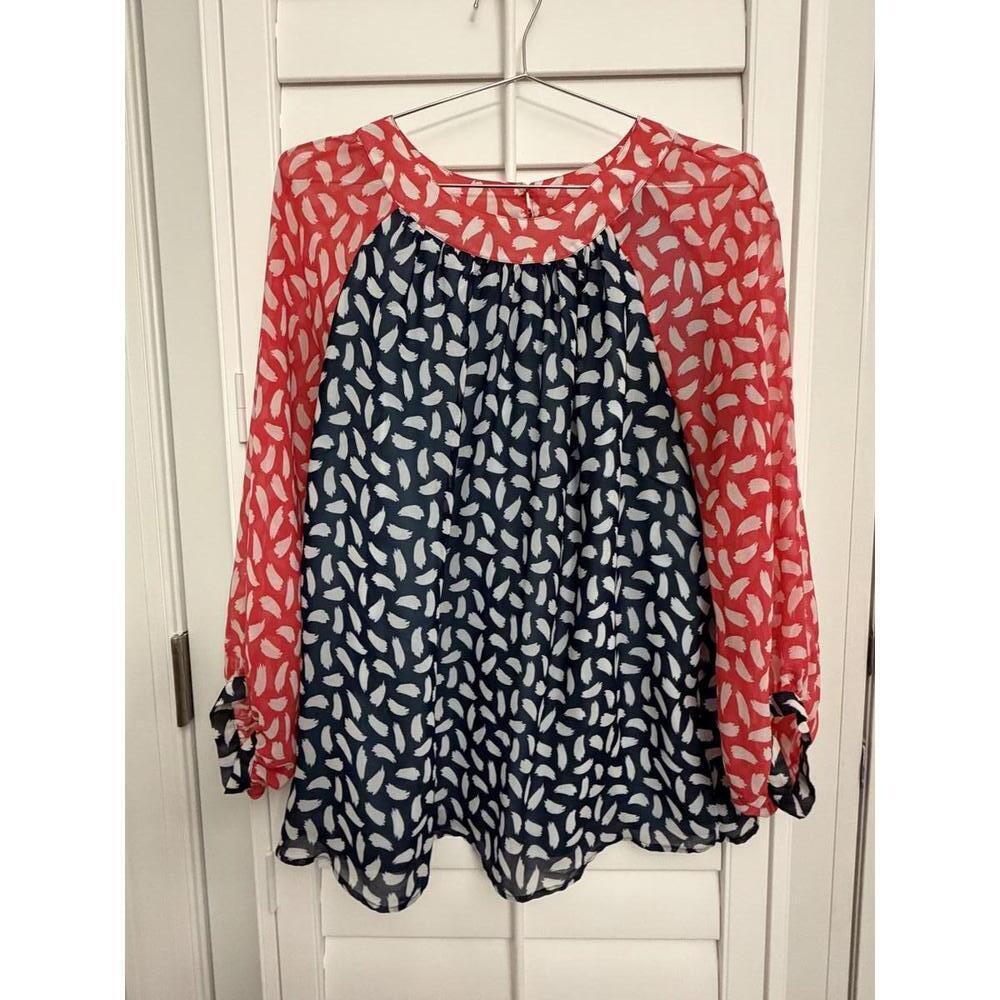 Boden Sylvie Raglan Sleeve Blouse in‎ a red and navy blue brushstroke pattern